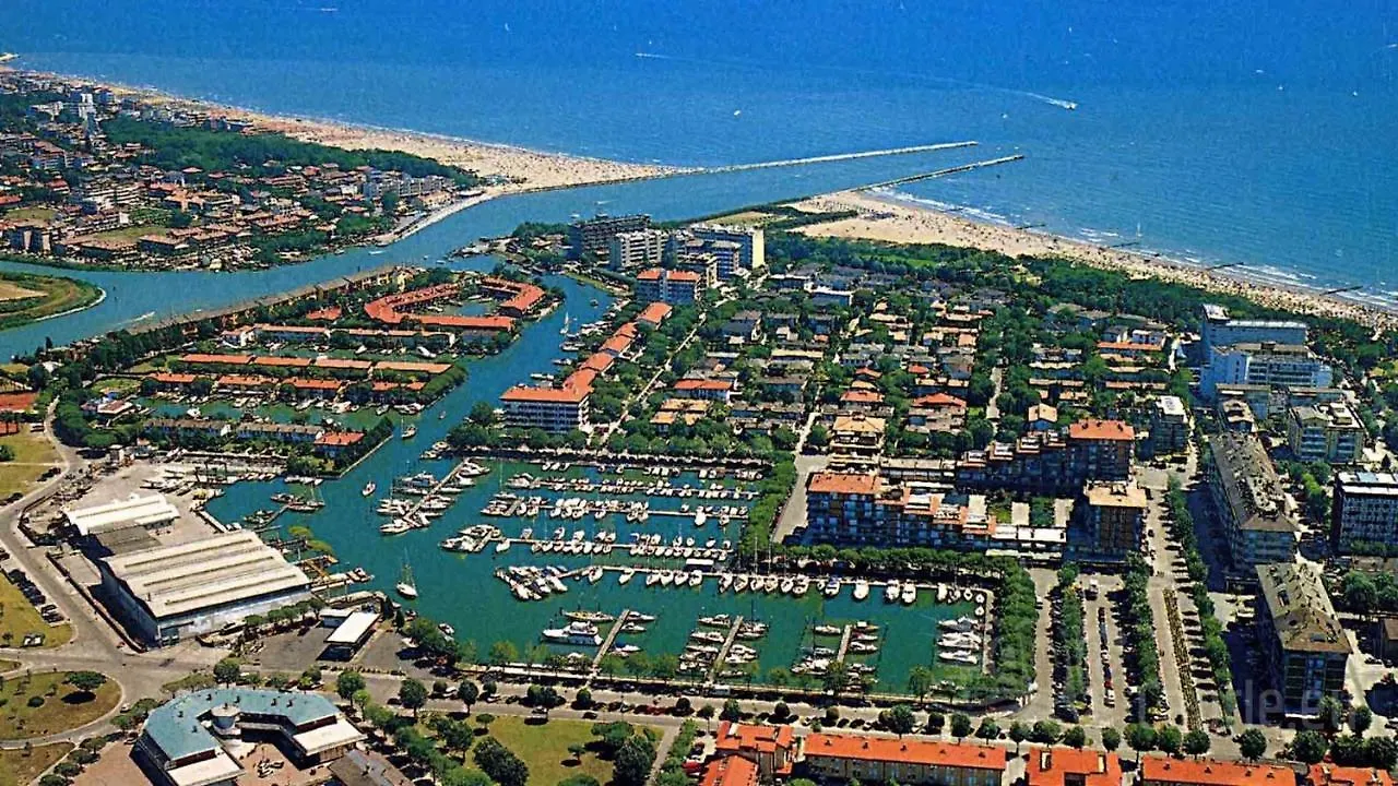 Διαμέρισμα Flat For 5 With Shared Pool 180M From The Beach Porto Santa Margherita di Caorle